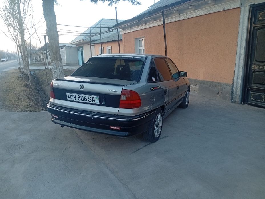 Opel Asta 1994 Сотаман