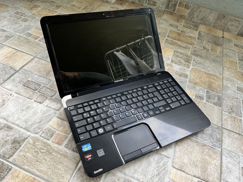 Laptop Toshiba SATELLITE  L850 cu procesor i7 3610QM, 8 gb RAM