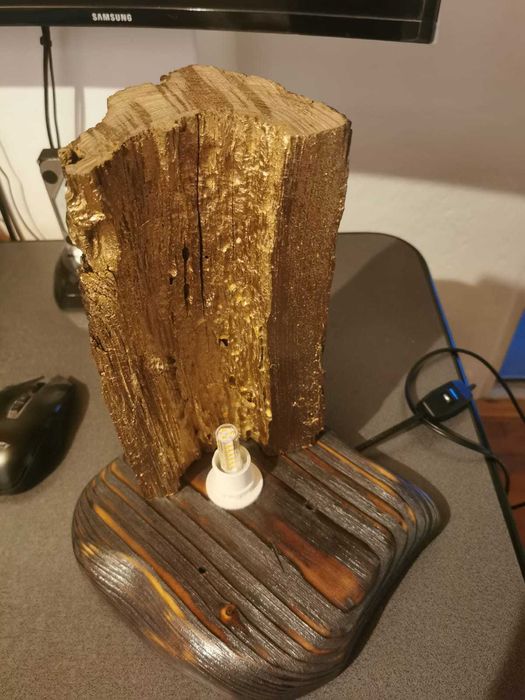 Log Lamps (Lampi din Buturugi