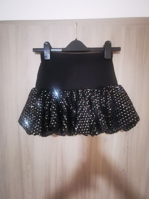 Fusta Zara, nouă cu etichetă, pentru fetite 7-8 ani