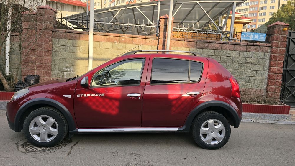 Машина сатылады.