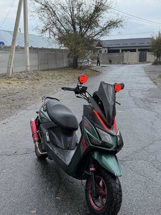 Мопед мото скутер