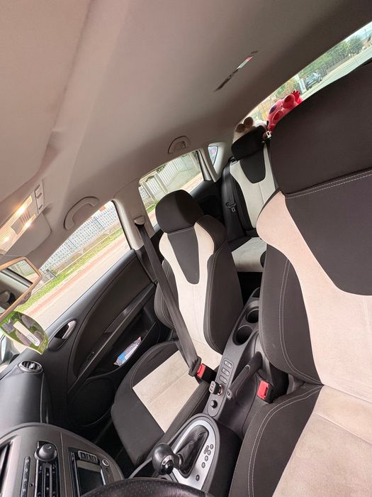 Seat Leon FR 1.8 TSI, 210.000 km, motor refăcut complet, pistoane și injectoare noi distribuție, întreținut bine, acte ok, 8000€, negociabil. Preț bun