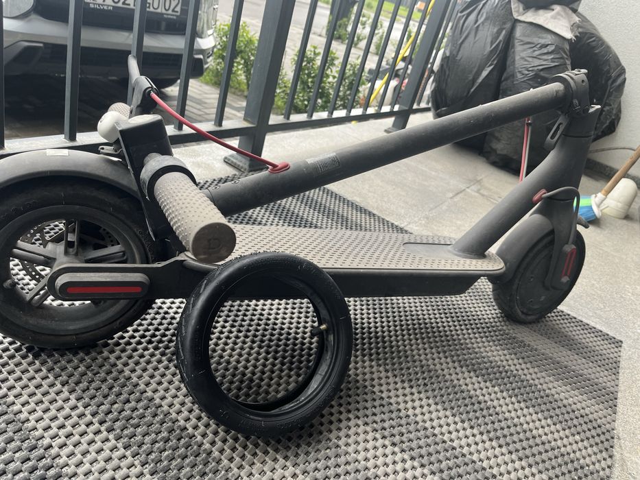 Поодам электросамокат xiomi