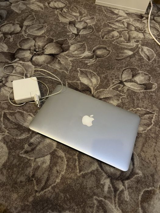 MacBook Air 11 2011 года