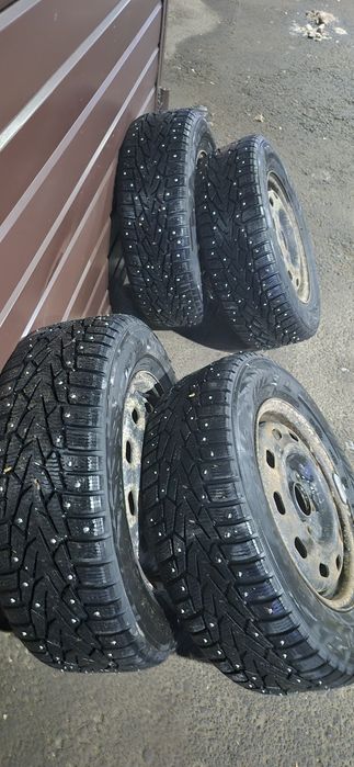 Продам шины зимние  с дисками