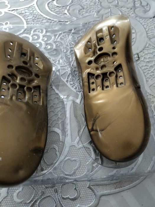 Продам новые магнитные стельки