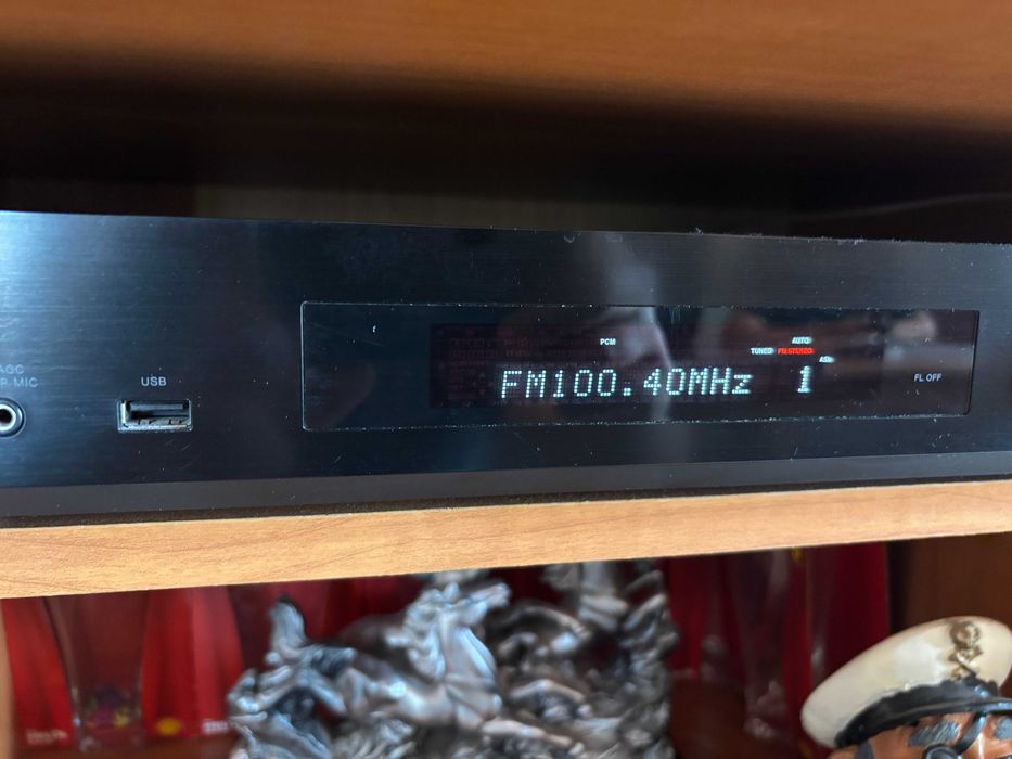 AKAI SS006A-305 Тонколони + Рисийвър Pioneer VSX-S520D-B