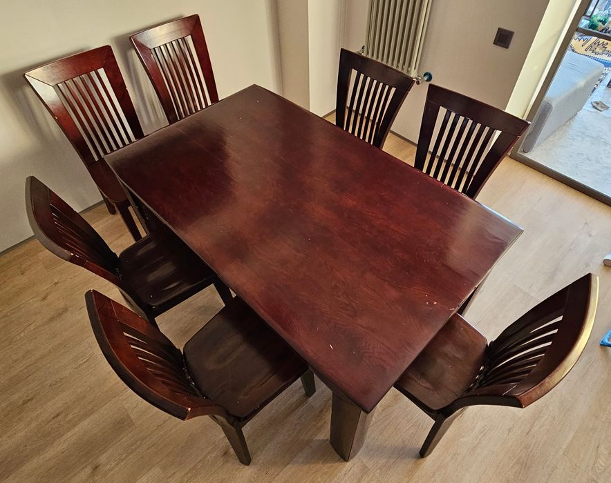 Стол и стулья массив дерева.