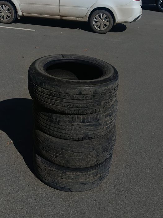 Шины 215/60/16..