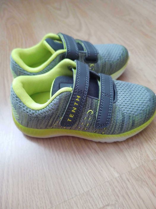Чисто нови маратонки TENTH