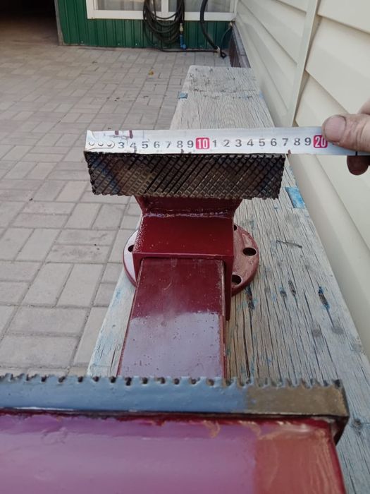 Продам тиски новые