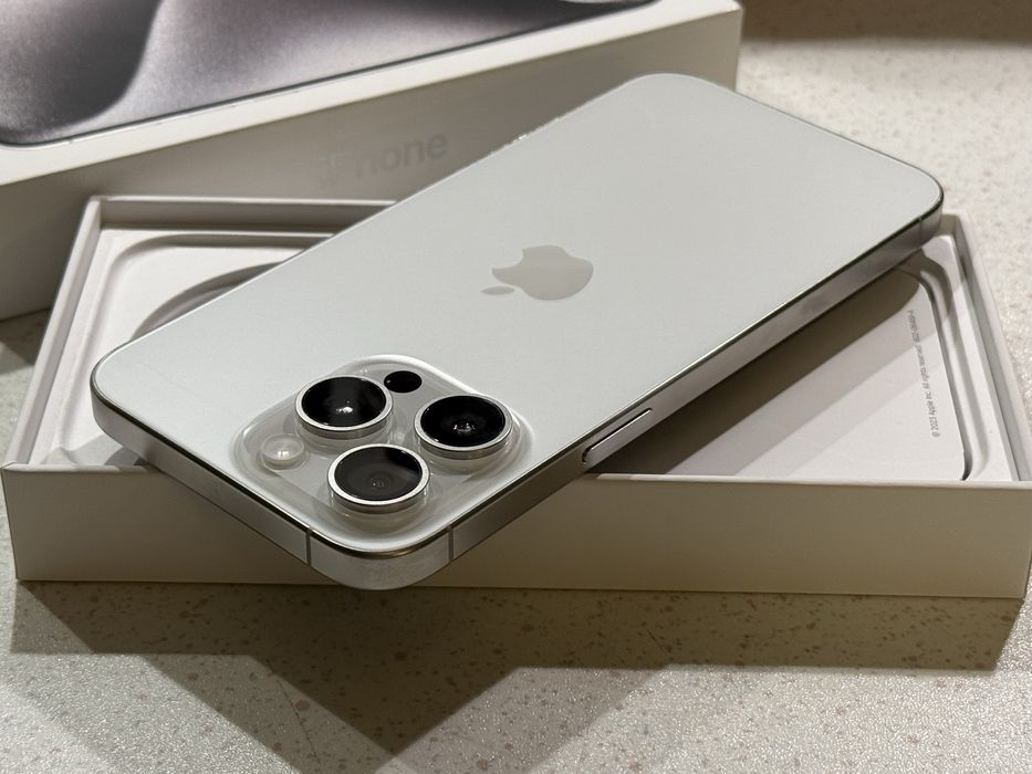iPhone 15 Pro Max 256GB White Titanium – Като НОВ, 95% Батерия.