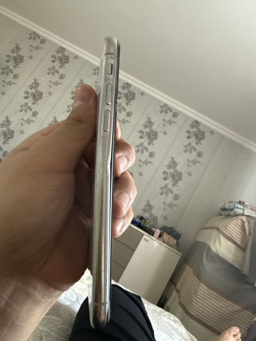 Продам iPhone X