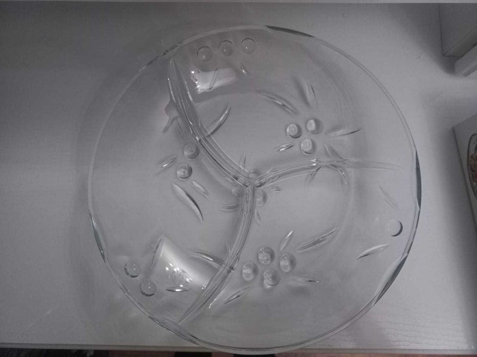 менажница новая, диаметр 27 см