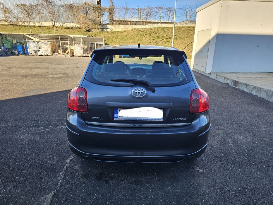 Vând Toyota Auris