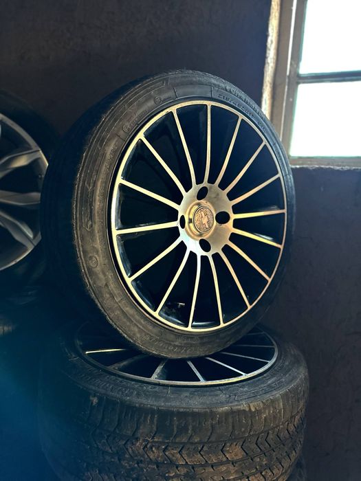 Mers diska 17 lik baloni bilan