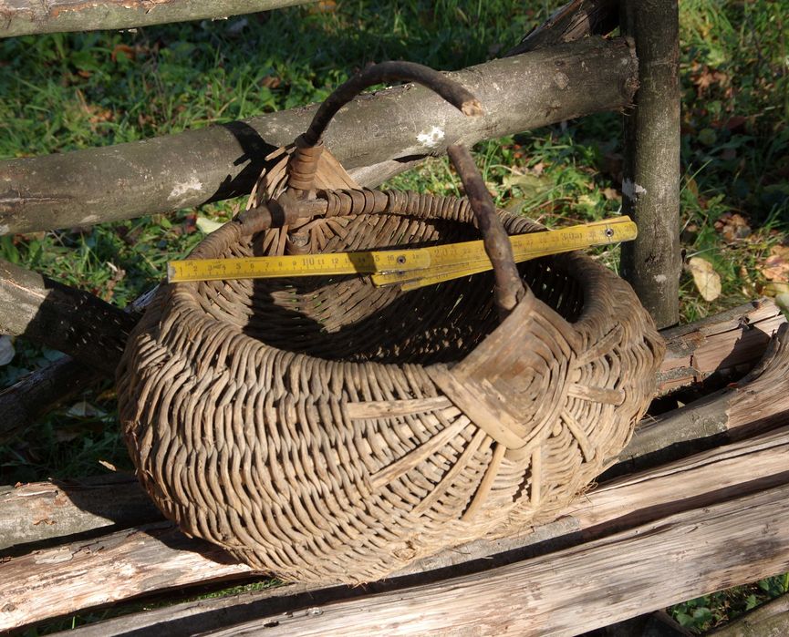 Стари плетени кошници и плетен кош