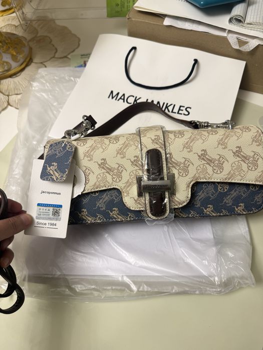 В наличии сумочка люксовая