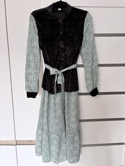 Платья, 42-44, по 2000 тенге