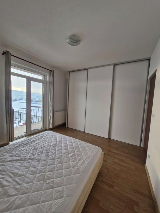 Inchiriez apartament cu 2 camere - 63 mp plus balcon - in Bistrita
