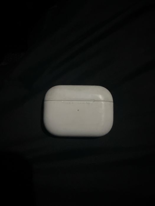 Apple AirPods pro продам оригинал