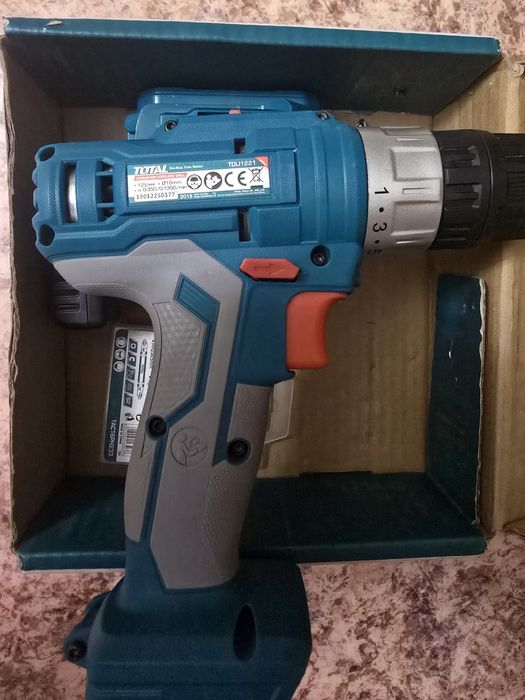 Шуруповёрт Total