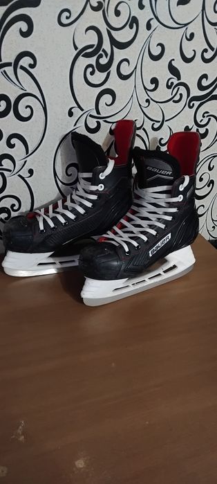 Продам коньки мужские 40 размер