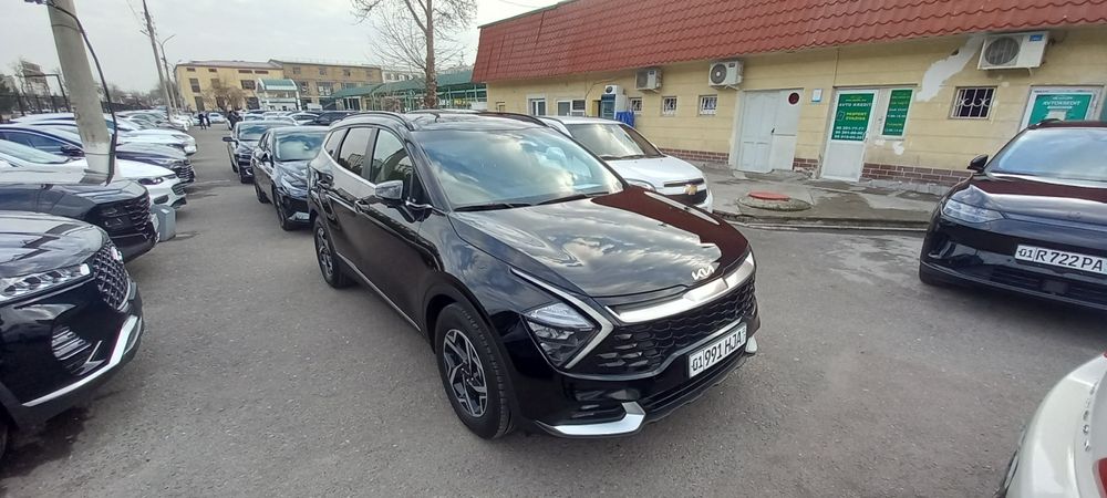 Срочно  KIA SPORTAGE 2023