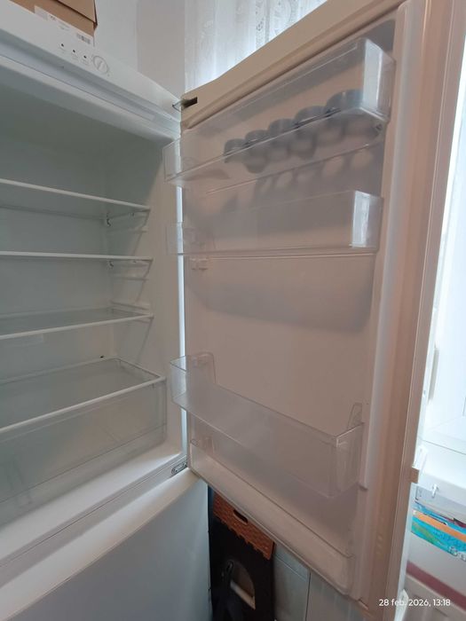 combina frigorifica Samsung-perfect functionala, foarte curata