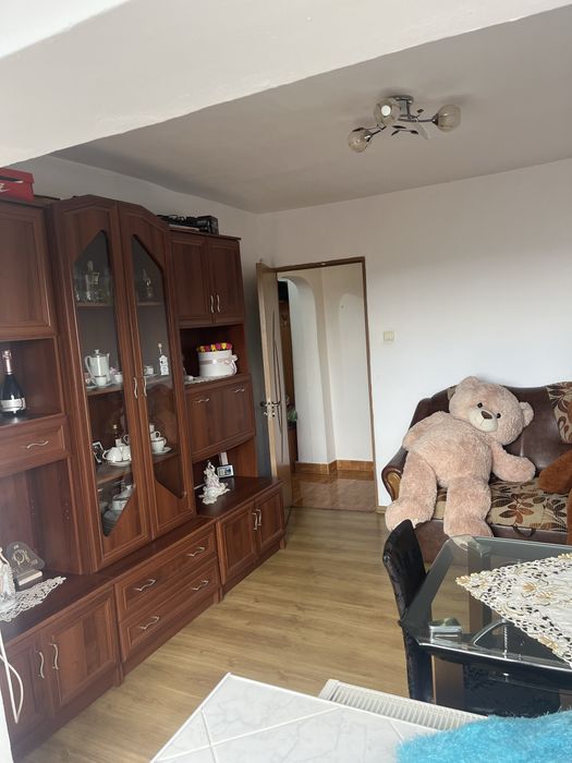Apartament 3 camere  zona strand etaj 3