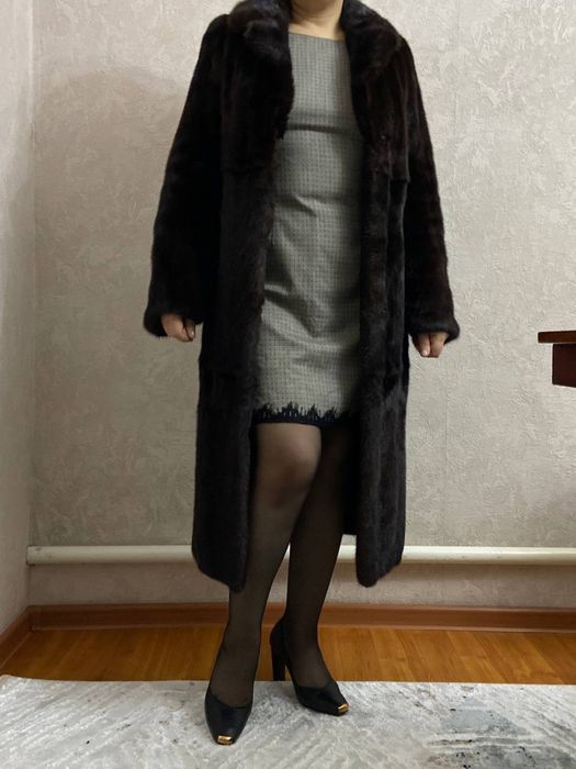 Женская шуба длинная