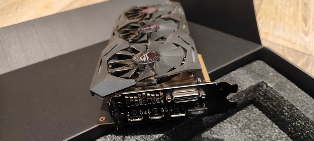 AMD Radeon RX 580 STRIX TOP 8192MB 256bit