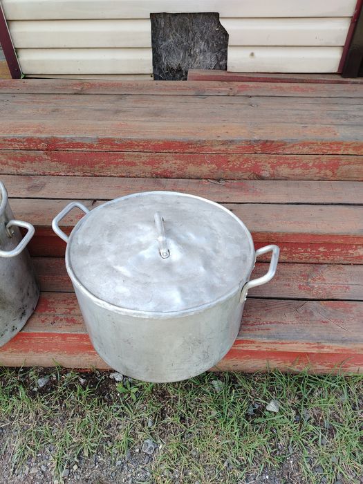 Продам алюминиевую кастрюлю