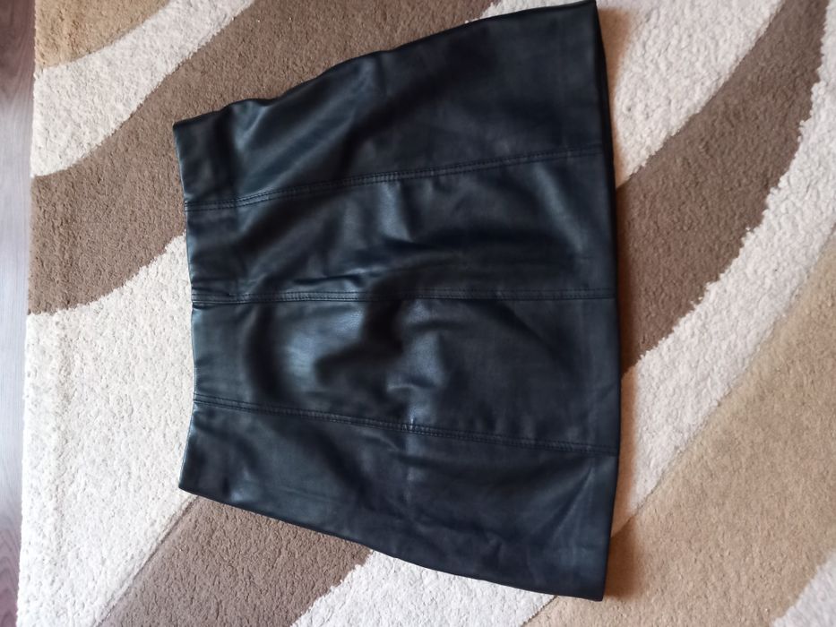 Дамска риза боди размер Xl и кожена пола Zara размер S