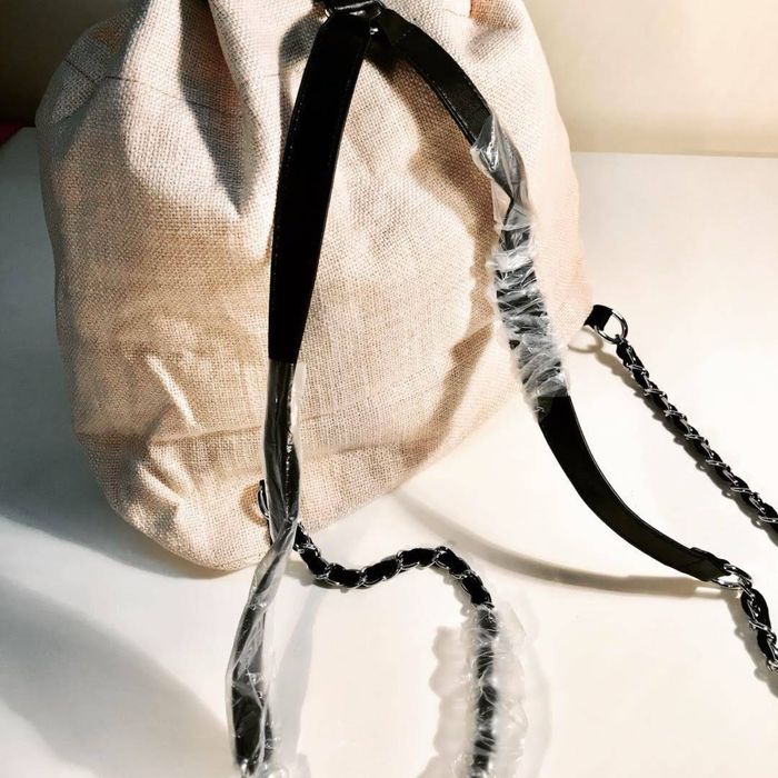 текстилна раница тип bucket bag на Chanel