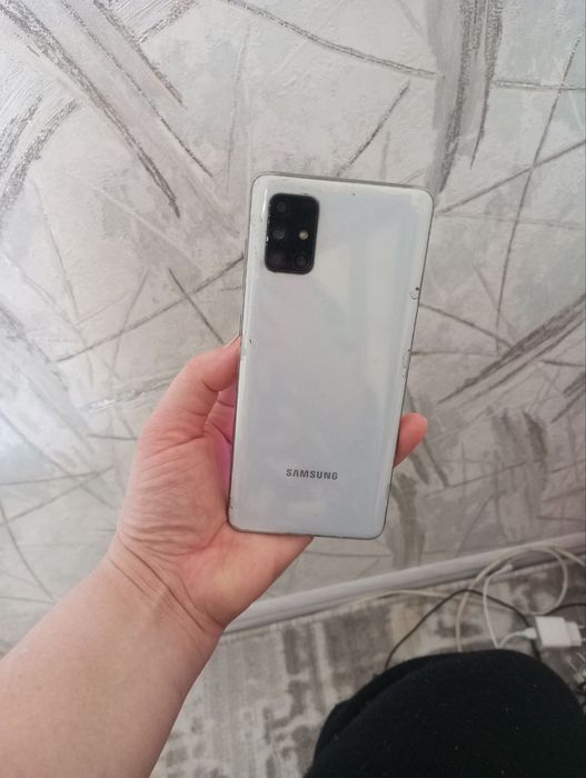 Самсунг галах А71