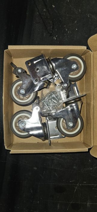 Set 4 roti pivotante mobilă