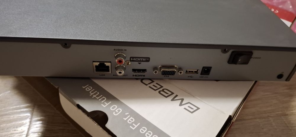 Продается Видеорегистратор Hikvision DS-7608NI-K1