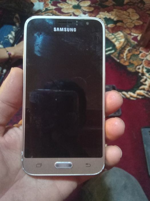 Телефон сотилади