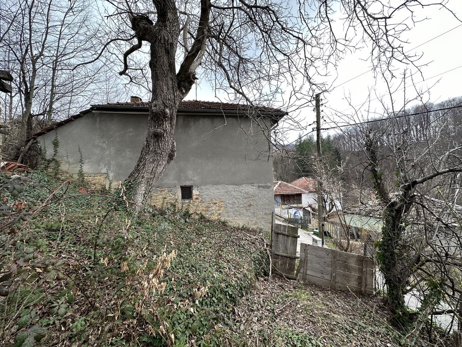 Продава се Къща в Плачковци - 162 кв.м за 163 €/кв.м - Снимка #1