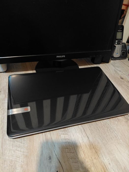 Ноутбук Acer Packard bell