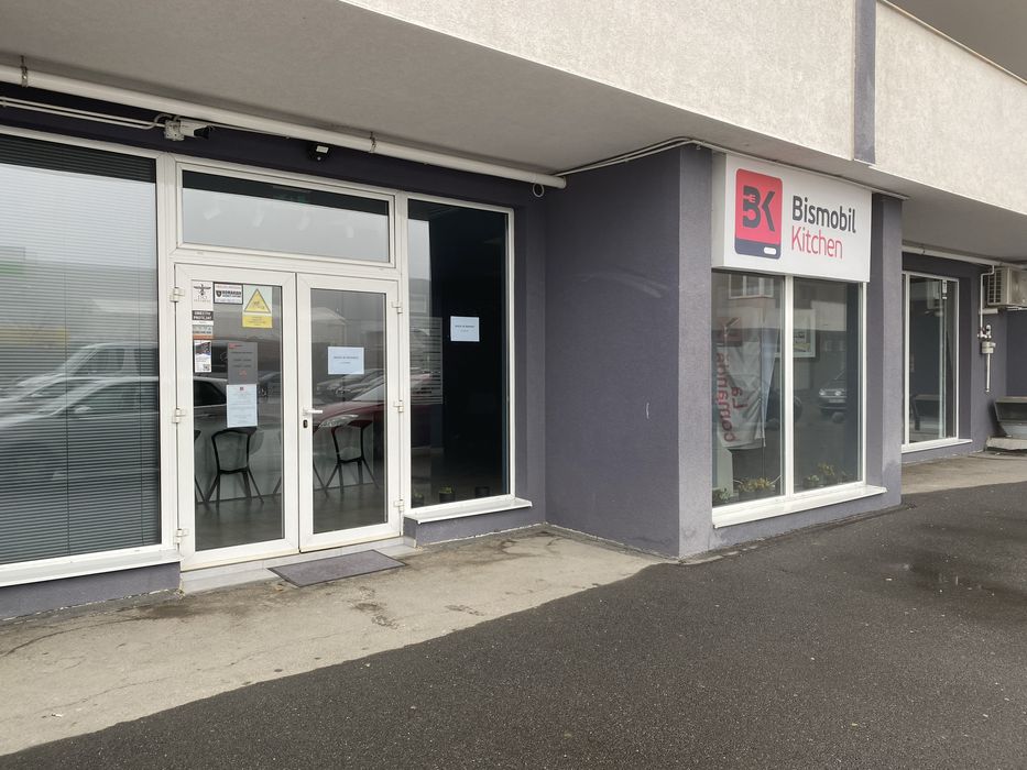 Proprietar inchiriez spatiu comercial 180 Mp/2 parcari