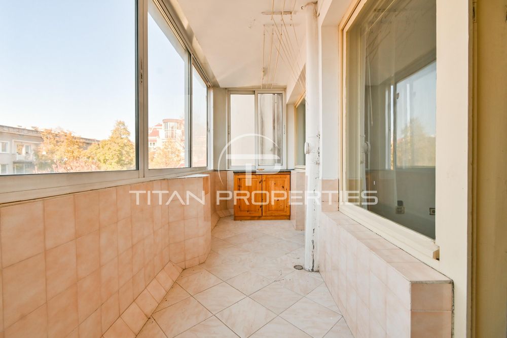 Продава се Тристаен апартамент в София, Иван Вазов - 135 кв.м за 2815 €/кв.м - Снимка #8