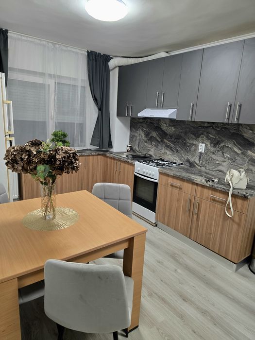 Închiriez apartament 2 camere Rogerius