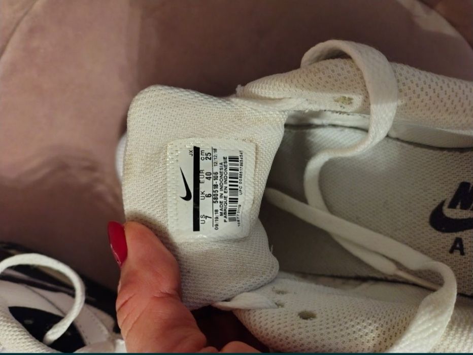 Оригинален Nike AIR, 40 номер, като нови, цена 35 евро