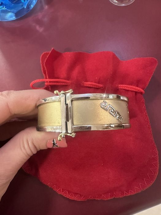 Продавам златна  дамска  гривна.36,71