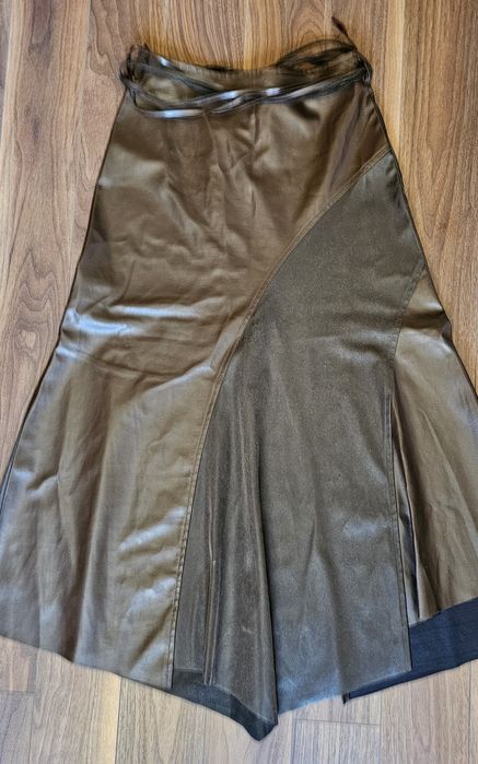 Много красива дълга кафява кожена пола с колан, номер 38, размер S-M