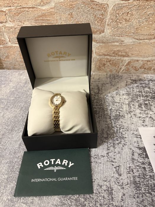Дамски часовник Rotary Cocktail (Златист, с кристали) – Пълен комплект с кутия