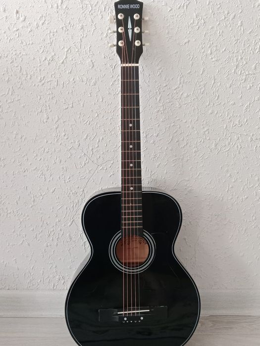 Акустическая гитара